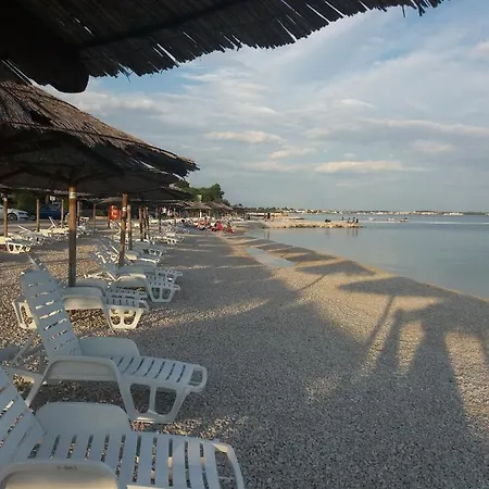 דירה Niko ויר