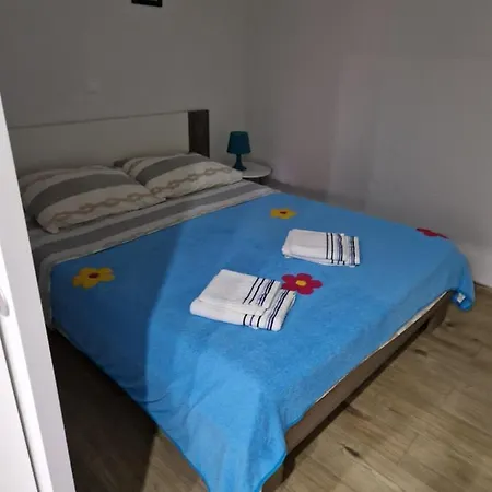 Niko Apartment